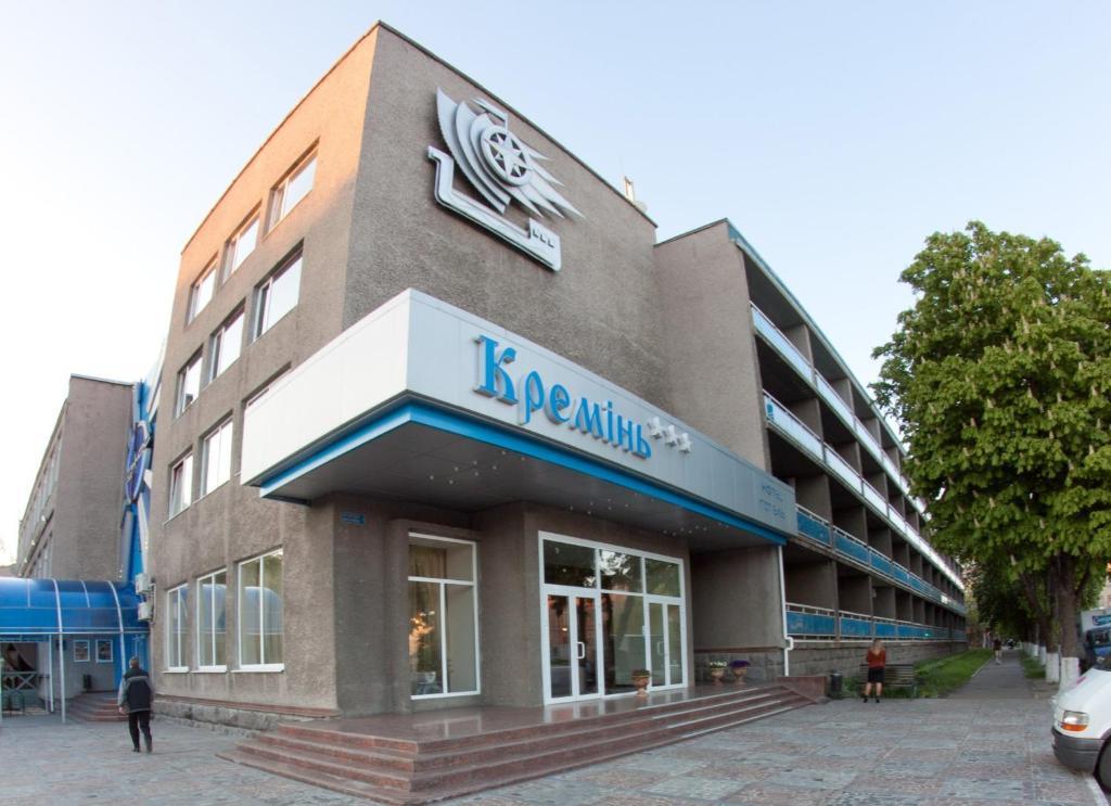 Kremin Hotel Kremenciuk Exterior foto